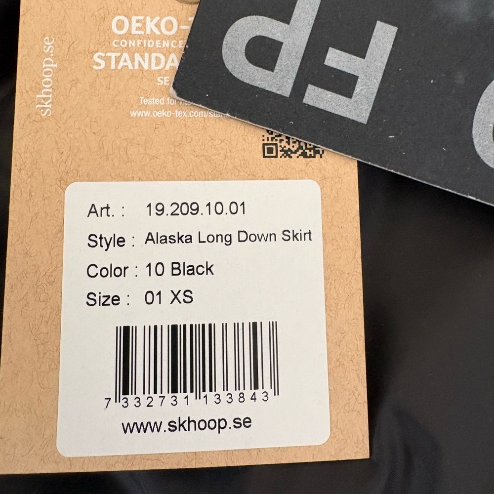 SKHOOP Black Long Down Skirt - Picture 4 of 6